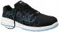Preview: Der Schuh ist schwarz mit einem geometrischen Muster in Blau. Er hat eine helle, rutschfeste Sohle und Schnürsenkel. Die Form ist sportlich und modern, ideal für den Alltag oder die Arbeit.