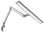 Preview: Das Bild zeigt eine moderne Tischlampe mit einem langen, flexiblen Arm und einem rechteckigen, flachen Lampenschirm. Die Lampe ist aus Metall und hat eine robuste Befestigung.