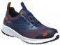 Preview: Der Schuh ist sportlich mit einem blauen und roten Design. Er hat eine gepolsterte Sohle, einen verstärkten Zehenbereich und ist für Komfort und Unterstützung beim Gehen gedacht.