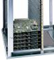 Preview: Das Bild zeigt einen offenen Server oder Computer. Innen sind mehrere grüne Leiterplatten (PCBs) übereinander gestapelt, dazu kommen silberne, vertikale Kühlrippen zum Einsatz. Die Struktur ist metallisch und rechteckig.