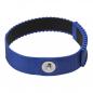 Preview: Das Bild zeigt ein blaues, flexibles Armband aus Silikon. Es hat eine glatte Oberfläche mit rutschfesten Rillen und einen Druckknopf auf der Vorderseite zur Fixierung.