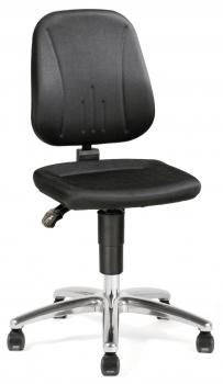 The office chair has a black, padded seat and an ergonomic backrest. It stands on a chrome-plated base with five casters, which allows for easy movement.