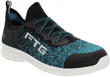 The shoe is sporty with a flexible upper in black and turquoise. It has a non-slip, white sole and elastic laces that provide additional support.