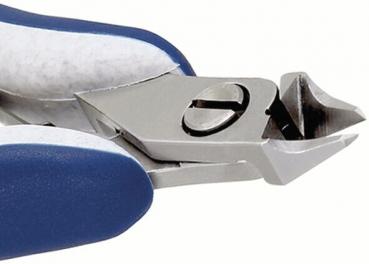 Das Bild zeigt eine Nagelschneidezange mit einem silbernen, scharfen Klingenbereich und blauen, ergonomischen Griffen. Die Klingen sind leicht geöffnet und scharf.