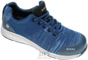 The shoe is dark blue with a textured upper. It has a round, reinforced toe and a white sole. The laces are also blue and ensure a secure fit.