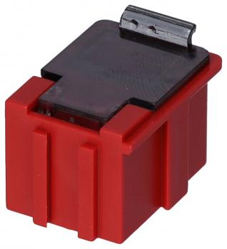 Das Bild zeigt einen roten Kunststoffstecker mit einem schwarzen Deckel. Die Form ist rechteckig mit seitlichen Rillen und einem kleinen Clip oben. Er dient wahrscheinlich zur elektrischen Verbindung.