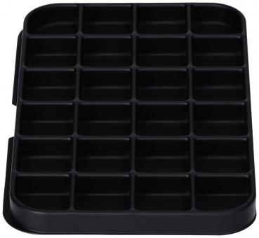 Das Bild zeigt eine schwarze, flache Ablage mit 24 gleich großen Fächern, die in einem 4x6-Raster angeordnet sind. Die Ecken sind abgerundet und die Seiten leicht erhöht.