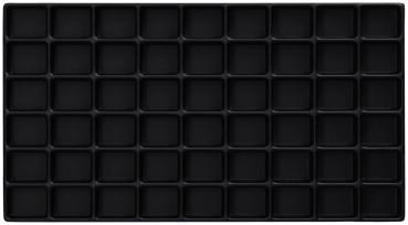 Das Bild zeigt ein rechteckiges, schwarzes Tablett mit 64 kleinen quadratischen Fächern. Die Fächer sind gleichmäßig angeordnet und haben alle die gleiche Größe.