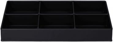Das Bild zeigt eine rechteckige, schwarze Aufbewahrungsbox mit sechs gleich großen Fächern. Die Box hat hohe Wände und ist flach, ideal zum Sortieren von Gegenständen.