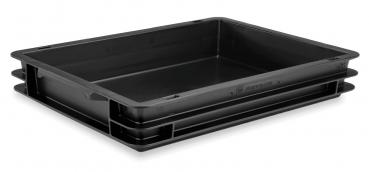 Das Bild zeigt eine schwarze, flache Kunststoffbox mit einem offenen oberen Teil. Sie hat gerade Kanten und ist stapelbar, ideal für die Aufbewahrung oder den Transport von Gegenständen.