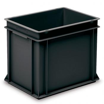 Das Bild zeigt eine schwarze, rechteckige Plastikbox ohne Deckel. Sie hat gerade Wände und einen stabilen Boden. Die Kanten sind abgerundet, und die Box wirkt robust und funktional.