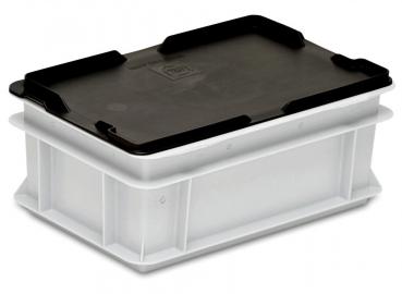 Das Bild zeigt eine rechteckige Aufbewahrungsbox mit einem weißen Korpus und einem schwarzen Deckel. Die Box hat eine glatte Oberfläche und ist stabil, ideal für die Lagerung von Gegenständen.