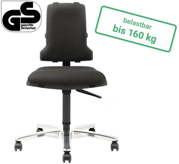 The office chair is black, has an ergonomic backrest and a padded seat. It stands on a stable base with five wheels and can support up to 160 kg.