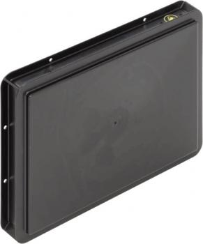 Das Bild zeigt eine flache, rechteckige, schwarze Box. Sie hat glatte Oberflächen und an den Seiten Löcher zum Befestigen. Die Form ist schlicht und funktional.