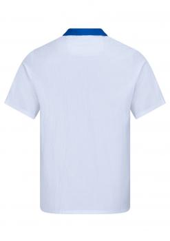 Das Bild zeigt ein kurzes, weißes T-Shirt von hinten. Der Kragen ist blau, der Stoff wirkt leicht und weich. Es hat keine weiteren Muster oder Aufdrucke.