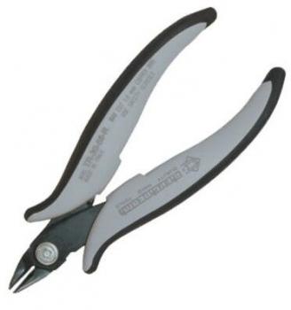 Das Bild zeigt eine Zange mit ergonomischen Griffen. Die Griffe sind grau und schwarz, während die Schneide an der Spitze schmal und scharf ist. Sie eignet sich zum Schneiden von Draht oder kleinen Materialien.