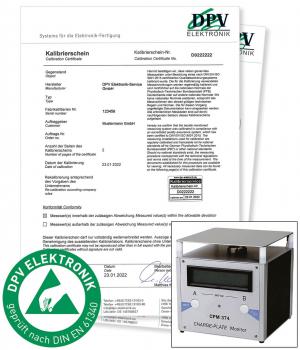 The image displays a calibration certificate in German with details about the manufacturer and the device. Next to it, there is a device with a display, surrounded by a green logo.