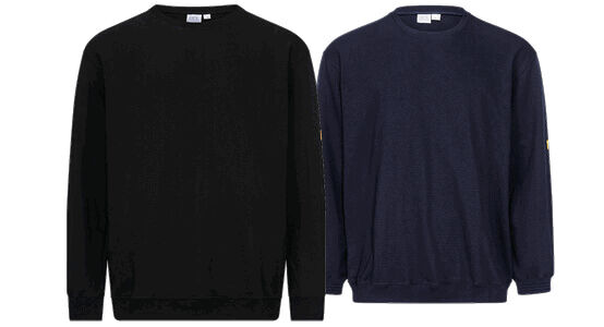 Das Bild zeigt einen dunkelblauen Pullover mit langen Ärmeln. Er hat einen runden Ausschnitt und eine lockere Passform. Auf einem Ärmel befindet sich ein gelbes Logo.