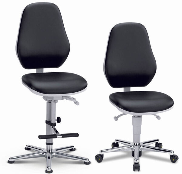 The chair has a black, padded seat and backrest with a white border. It stands on a silver base with five casters, which is continuously height-adjustable.