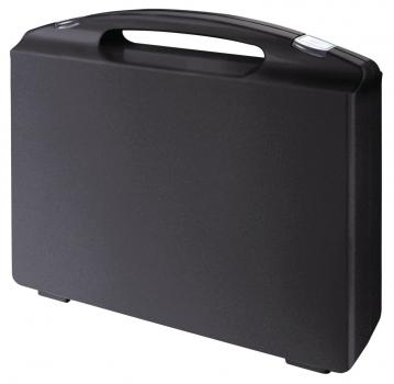 Das Bild zeigt eine schwarze Aktentasche mit einem schlichten, rechteckigen Design. Sie ist geöffnet, hat einen flachen Boden und einen Griff oben. Die Innenseite ist ebenfalls schwarz und leer.