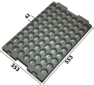 The image displays a gray plastic plate with many small round indentations. It is rectangular, measuring 553 mm in length and 353 mm in width, with a height of 42 mm.