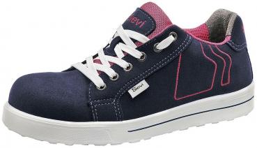 Der Schuh ist ein sportlicher Halbschuh in Dunkelblau mit pinken Akzenten. Er hat eine weiße Sohle und Schnürsenkel. Die Form ist lässig und eignet sich gut für den Alltag.