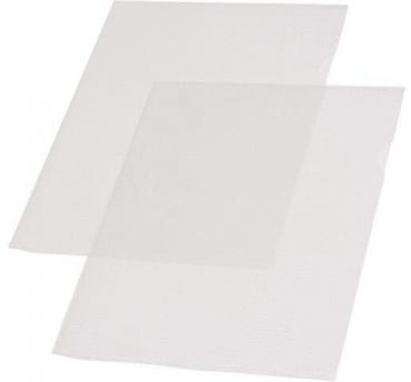 Das Bild zeigt zwei transparente, dünne Blätter. Die Blätter sind rechteckig und leicht überlappend, mit einer glatten Oberfläche und ohne sichtbare Beschriftung oder Muster.