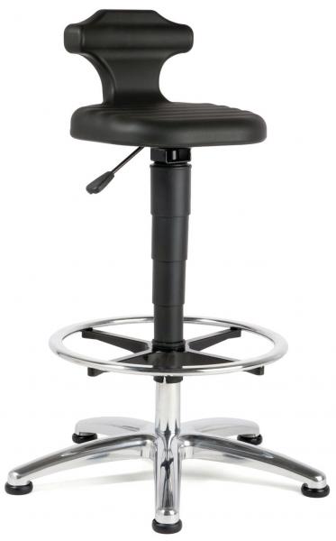 The stool has a round, padded seat in black and a backrest. The height-adjustable column is mounted on a sturdy, chrome-plated base with five casters.