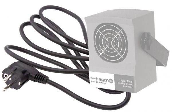 Das Bild zeigt ein Gerätegehäuse mit einem Kabel und Stecker. An der Vorderseite befindet sich ein Rundgitter für den Luftaustausch, das mit einem kleinen Schieber versehen ist.