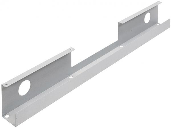 Das Bild zeigt eine gerade, rechteckige Metallleiste in silberner Farbe. Sie hat an beiden Enden nach oben ragende, rechteckige Erhebungen und zwei runde Aussparungen in der Mitte.