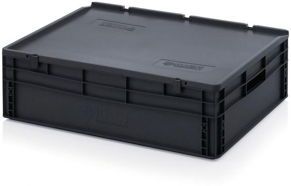 Das Bild zeigt eine rechteckige, schwarze Kunststoffbox mit einem flachen, stabilen Deckel. Die Seiten sind glatt, mit Lufteinlasslöchern und einem robusten Design zum Stapeln geeignet.