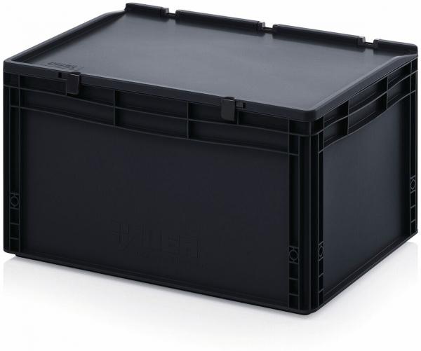 Das Bild zeigt eine schwarze Kunststoffbox. Sie hat eine rechteckige Form mit stabilen Seitenwänden und einem flachen Deckel. Die Box wirkt robust und hat seitliche Griffe.