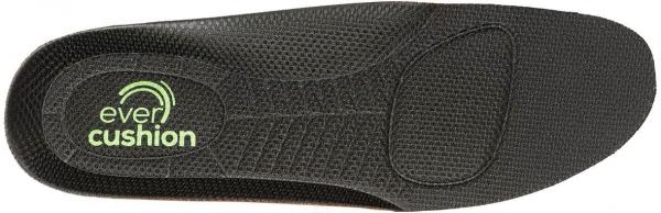The image shows a black shoe sole with a textured surface. In the center, there is the "ever cushion" logo in green, which represents comfort and cushioning.