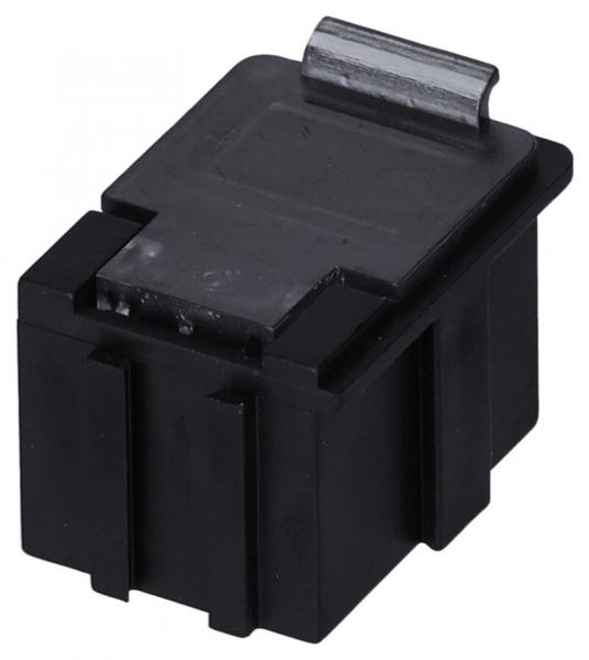Das Bild zeigt einen schwarzen elektronischen Stecker mit einer flachen Oberfläche und einer metallischen Halterung oben. Er hat eine rechteckige Form und eine vertiefte Seite.