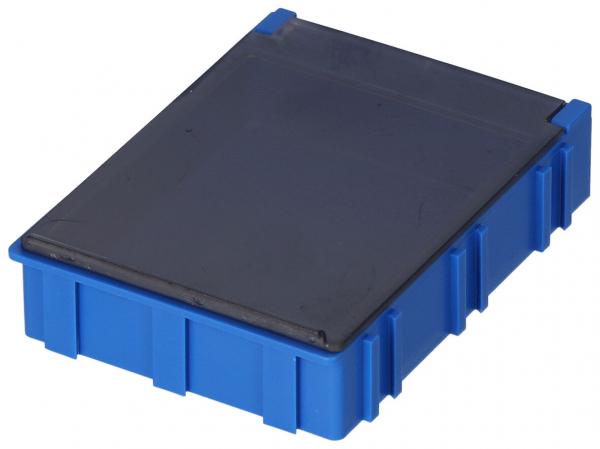 Das Bild zeigt eine rechteckige Kunststoffbox in Blau mit einer schwarzen, flachen Oberseite. Die Seiten sind geriffelt und die Ecken sind abgerundet, was ihr einen stabilen Eindruck verleiht.