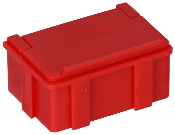 Das Bild zeigt eine kleine, rechteckige Box in leuchtendem Rot. Sie hat einen flachen Deckel mit zwei seitlichen Verschlüssen. Die Oberfläche ist glatt und das Material wirkt stabil.