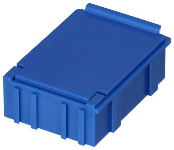 Das Bild zeigt eine quadratische, flache, blaue Kunststoffbox mit einem Deckel. Die Seiten sind gerade und die Oberfläche ist glatt. Es hat eine einfache, praktische Form.