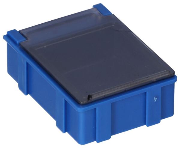 Das Bild zeigt eine kleine, rechteckige Box in Blau mit einem abnehmbaren, transparenten Deckel. Die Box hat an den Seiten eine geriffelte Struktur und ist stabil.