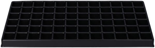 Das Bild zeigt eine schwarze, rechteckige Kunststoffplatte mit vielen kleinen quadratischen Vertiefungen, die in einer regelmäßigen Anordnung angeordnet sind.