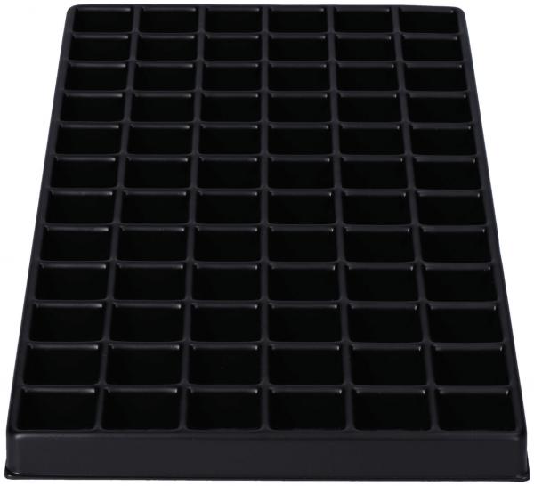 Das Bild zeigt eine rechteckige, schwarze Ablage mit 64 kleinen, gleichmäßigen Fächern. Die Fächer sind in einem Raster angeordnet, um verschiedene Gegenstände zu organisieren.