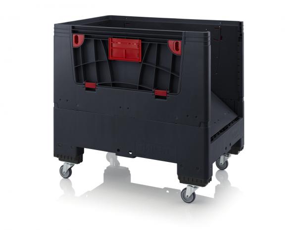 Es handelt sich um eine große, schwarze Lagerbox mit einem offenen oberen Bereich und roten Griffen. Sie steht auf vier beweglichen Rollen, die das Verschieben erleichtern.
