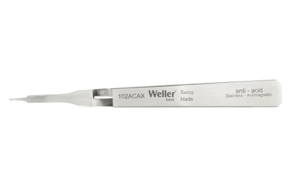 Das Bild zeigt eine spitze, schmale Pinzette aus Metall mit einer glänzenden Oberfläche. Auf der Seite sind die Aufschrift ?Weller? und die Modellnummer ?102ACAX? zu sehen.