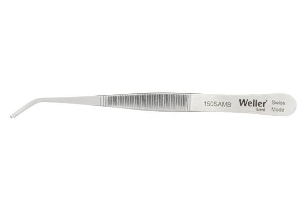Das Bild zeigt eine gerade, metallische Pinzette mit einer leicht gebogenen Spitze. Sie hat eine geriffelte Oberfläche für besseren Halt und ist beschriftet mit ?Weller? und ?Made in Schweiz?.