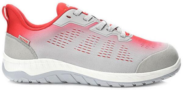 The shoe is a sporty sneaker with a gray surface and red accents. It has a lightweight, flexible sole and a breathable structure. The laces are gray.