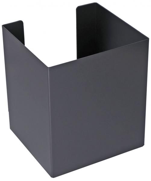 Das Bild zeigt einen quadratischen, offenen Behälter aus mattem, schwarzem Material. Die Seiten sind gerade und die Ecken sind scharf. Er hat keinen Deckel und wirkt schlicht und funktional.