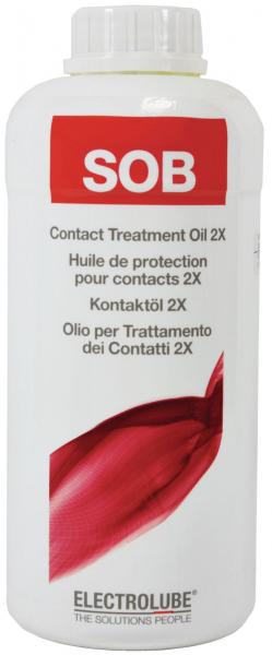 Das Bild zeigt eine weiße Flasche mit Schraubverschluss. Auf der Vorderseite steht in roter Schrift "SOB" und "Contact Treatment Oil 2X". Daneben sind zusätzliche Bezeichnungen in mehreren Sprachen.