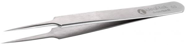 The image shows a metallic tweezer with two pointed pincers. It is slender and has a smooth surface. On one side, there is an engraving with the brand logo.