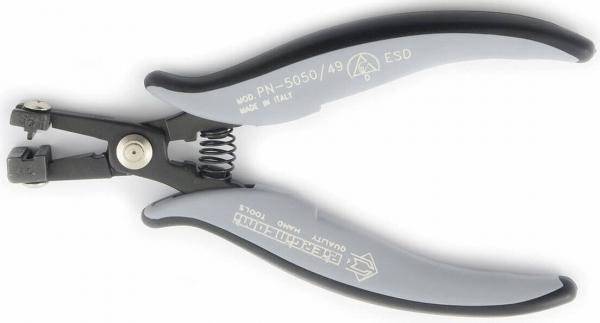 Das Bild zeigt eine Zange mit grauen, ergonomischen Griffen und einer Metallkonstruktion. Sie hat eine geschlossene Form mit einer Feder in der Mitte zum Öffnen und Schließen.