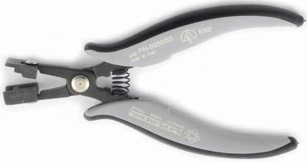 Es handelt sich um eine Zange mit grauen, ergonomischen Griffen und einer federbelasteten Öffnung. Der Kopf hat eine scharfe Kante zum Schneiden. Ideal für präzises Arbeiten.