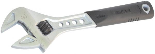 Das Bild zeigt einen verstellbaren Schraubenschlüssel. Er hat einen metallischen Kopf mit zwei greifenden Backen und einen schwarzen, rutschfesten Griff. Der Schlüssel ist stabil und ergonomisch gestaltet.